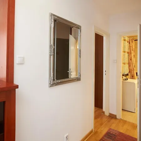 Goodnight - Elektoralna Apartment Warsaw